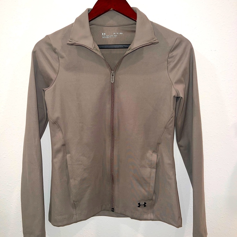 Under Armour women’s zip up jacket